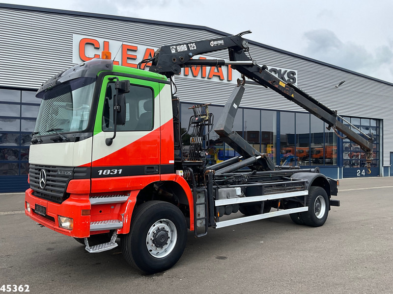 Mercedes-Benz Actros 1931 AK 4x4 Hiab 12 Tonmeter laadkraan - شاحنة برافعة خطافية, شاحنة كرين: صورة 1 Mercedes-Benz Actros 1931 AK 4x4 Hiab 12 Tonmeter laadkraan - شاحنة برافعة خطافية, شاحنة كرين: صورة 1