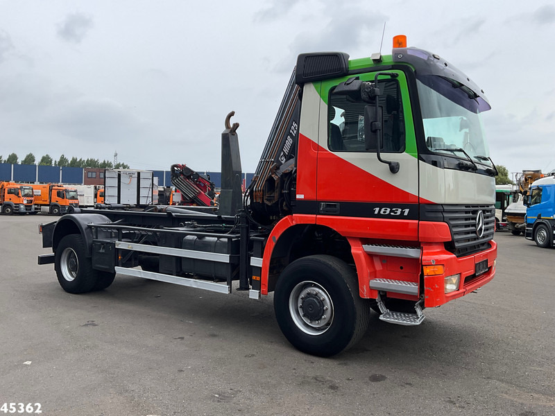 Mercedes-Benz Actros 1931 AK 4x4 Hiab 12 Tonmeter laadkraan - شاحنة برافعة خطافية, شاحنة كرين: صورة 3 Mercedes-Benz Actros 1931 AK 4x4 Hiab 12 Tonmeter laadkraan - شاحنة برافعة خطافية, شاحنة كرين: صورة 3
