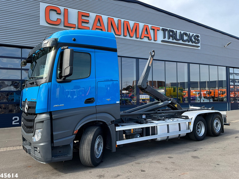 Mercedes-Benz Actros 2545 Euro 6 AJK 25 Tonmeter haakarmsysteem - شاحنة برافعة خطافية: صورة 1 Mercedes-Benz Actros 2545 Euro 6 AJK 25 Tonmeter haakarmsysteem - شاحنة برافعة خطافية: صورة 1