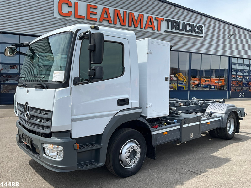 Mercedes-Benz Atego 1218 Euro 6 Manual 7 Ton haakarmsysteem - شاحنة برافعة خطافية: صورة 2 Mercedes-Benz Atego 1218 Euro 6 Manual 7 Ton haakarmsysteem - شاحنة برافعة خطافية: صورة 2