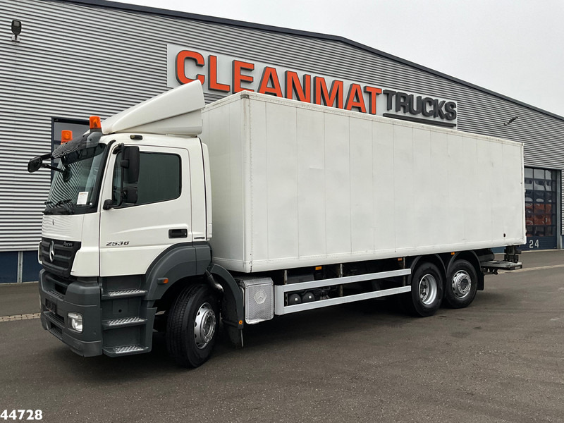 Mercedes-Benz Axor 2636 6x2 Dhollandia laadklep Just 265.901 km! - شاحنة صندوقية: صورة 2 Mercedes-Benz Axor 2636 6x2 Dhollandia laadklep Just 265.901 km! - شاحنة صندوقية: صورة 2