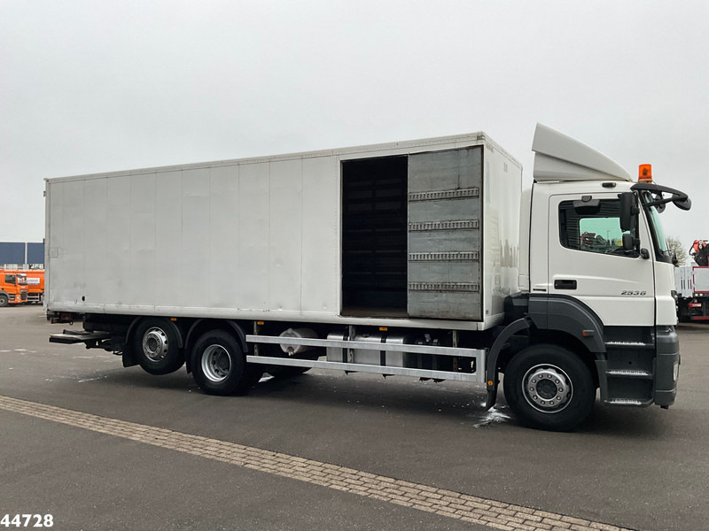 Mercedes-Benz Axor 2636 6x2 Dhollandia laadklep Just 265.901 km! - شاحنة صندوقية: صورة 5 Mercedes-Benz Axor 2636 6x2 Dhollandia laadklep Just 265.901 km! - شاحنة صندوقية: صورة 5