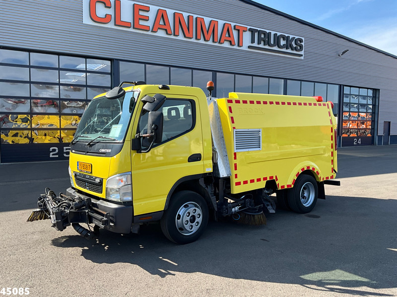 Mitsubishi Canter 7C15 Brock sweeper Just 94.095 km! - سياره كنس شوارع: صورة 2 Mitsubishi Canter 7C15 Brock sweeper Just 94.095 km! - سياره كنس شوارع: صورة 2