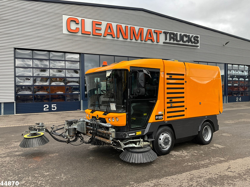 Ravo 540 with 3-rd brush - سياره كنس شوارع: صورة 1 Ravo 540 with 3-rd brush - سياره كنس شوارع: صورة 1