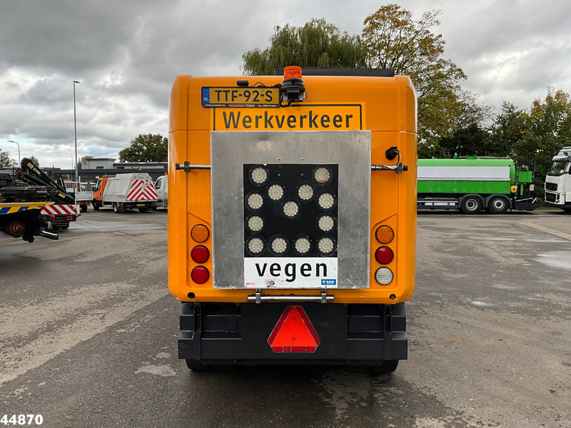 Ravo 540 with 3-rd brush - سياره كنس شوارع: صورة 5 Ravo 540 with 3-rd brush - سياره كنس شوارع: صورة 5