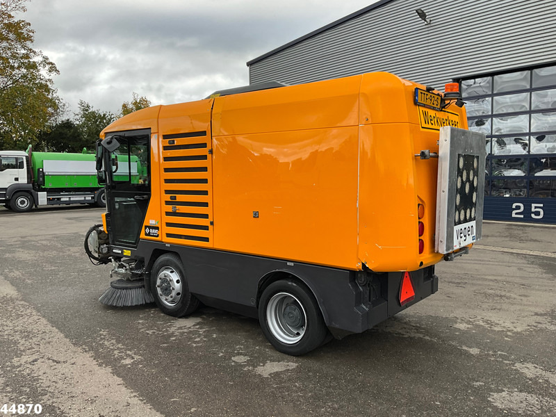 Ravo 540 with 3-rd brush - سياره كنس شوارع: صورة 4 Ravo 540 with 3-rd brush - سياره كنس شوارع: صورة 4