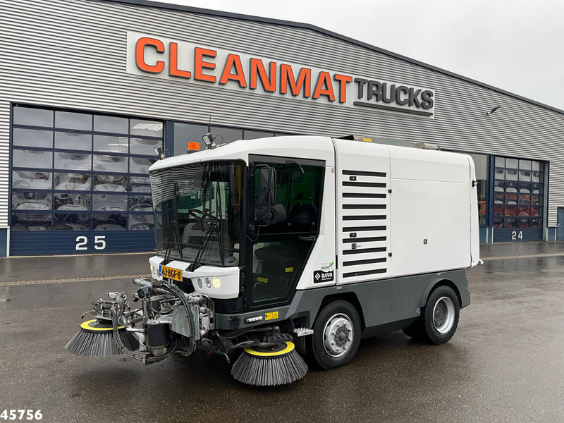 Ravo 580 with 3-rd brush - سياره كنس شوارع: صورة 3 Ravo 580 with 3-rd brush - سياره كنس شوارع: صورة 3