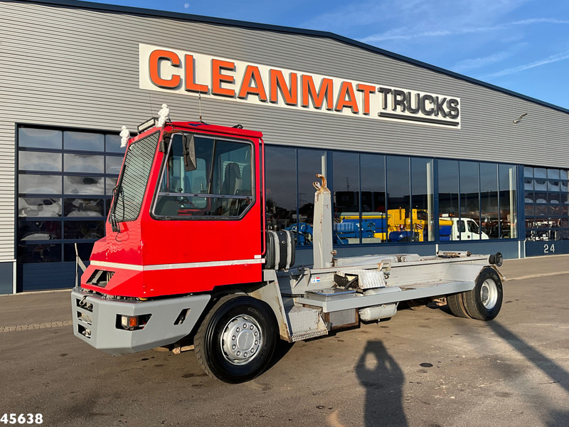 Terberg YT180 VDL 25 Ton haakarmsysteem - شاحنة برافعة خطافية: صورة 2 Terberg YT180 VDL 25 Ton haakarmsysteem - شاحنة برافعة خطافية: صورة 2