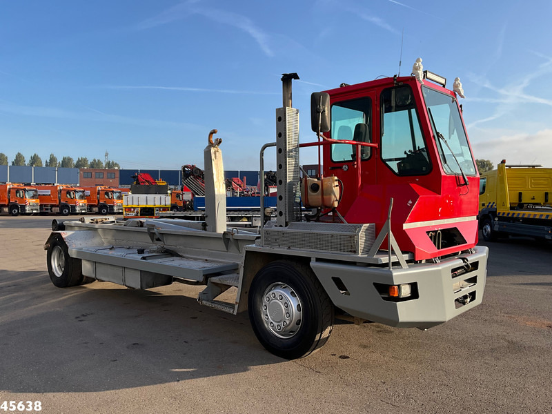 Terberg YT180 VDL 25 Ton haakarmsysteem - شاحنة برافعة خطافية: صورة 3 Terberg YT180 VDL 25 Ton haakarmsysteem - شاحنة برافعة خطافية: صورة 3