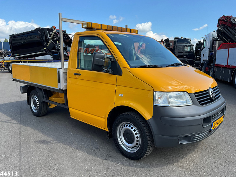 Volkswagen Transporter 2.0 300 Manual - شاحنات مسطحة: صورة 2 Volkswagen Transporter 2.0 300 Manual - شاحنات مسطحة: صورة 2