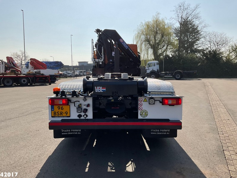 Volvo FM 420 8x2 HMF 28 Tonmeter laadkraan - شاحنة برافعة خطافية, شاحنة كرين: صورة 3 Volvo FM 420 8x2 HMF 28 Tonmeter laadkraan - شاحنة برافعة خطافية, شاحنة كرين: صورة 3