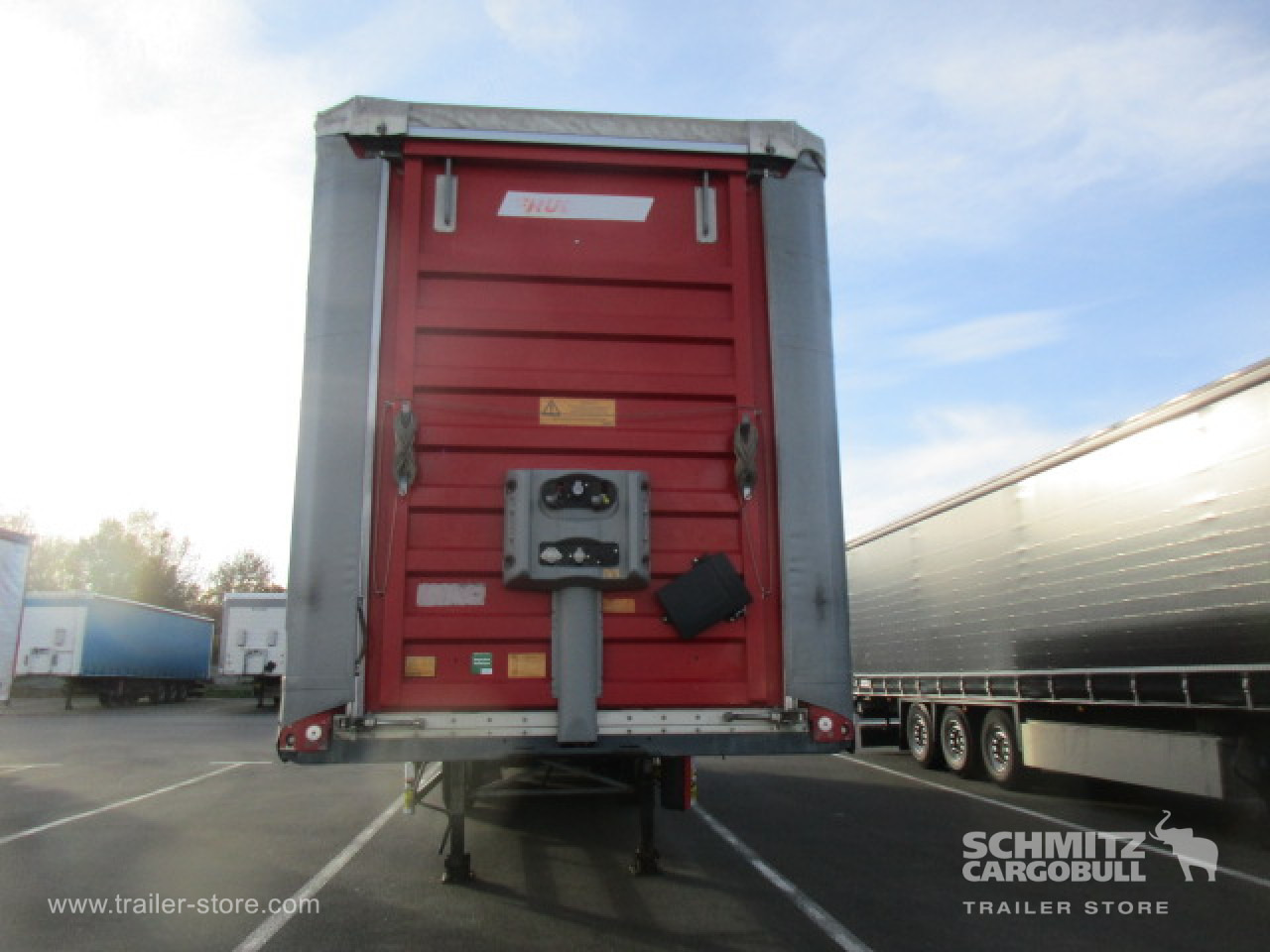 FRUEHAUF Curtainsider Standard - نصف مقطورة بستائر جانبية: صورة 3 FRUEHAUF Curtainsider Standard - نصف مقطورة بستائر جانبية: صورة 3