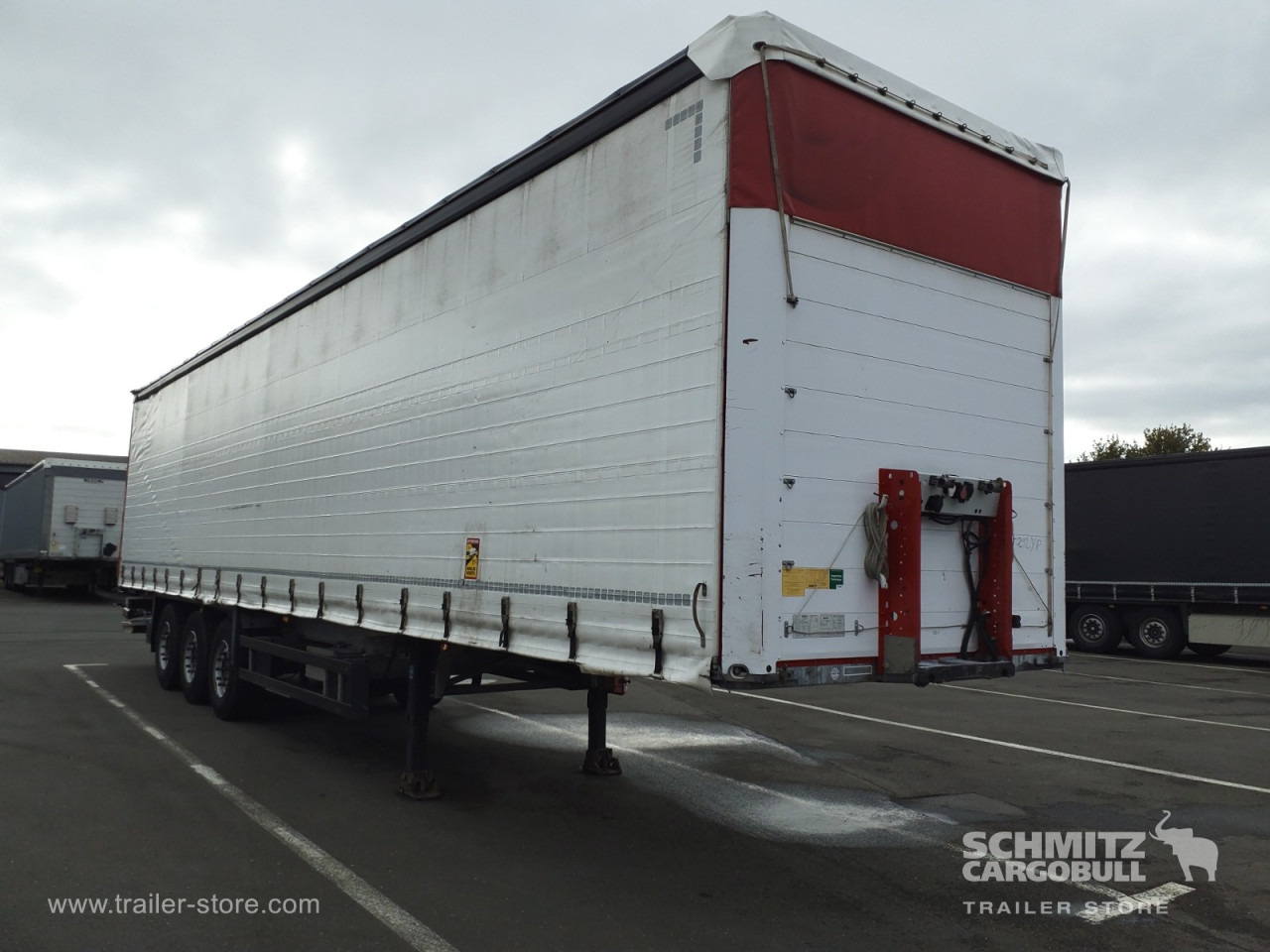 SCHMITZ Curtainsider Standard Taillift - نصف مقطورة بستائر جانبية: صورة 1 SCHMITZ Curtainsider Standard Taillift - نصف مقطورة بستائر جانبية: صورة 1