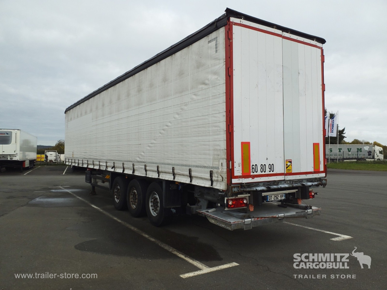 SCHMITZ Curtainsider Standard Taillift - نصف مقطورة بستائر جانبية: صورة 4 SCHMITZ Curtainsider Standard Taillift - نصف مقطورة بستائر جانبية: صورة 4