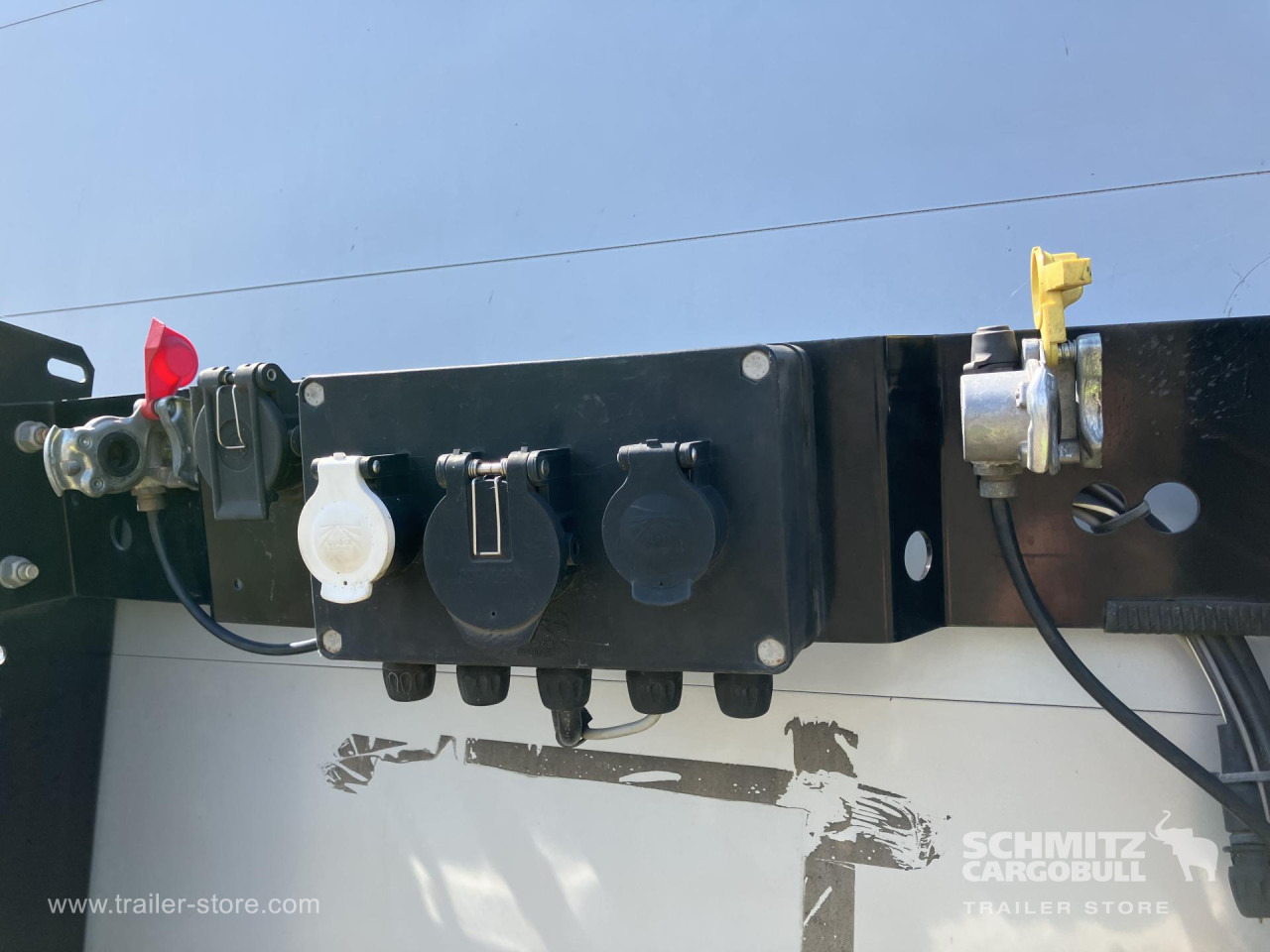 KOEGEL Auflieger Curtainsider Standard - نصف مقطورة بستائر جانبية: صورة 5 KOEGEL Auflieger Curtainsider Standard - نصف مقطورة بستائر جانبية: صورة 5