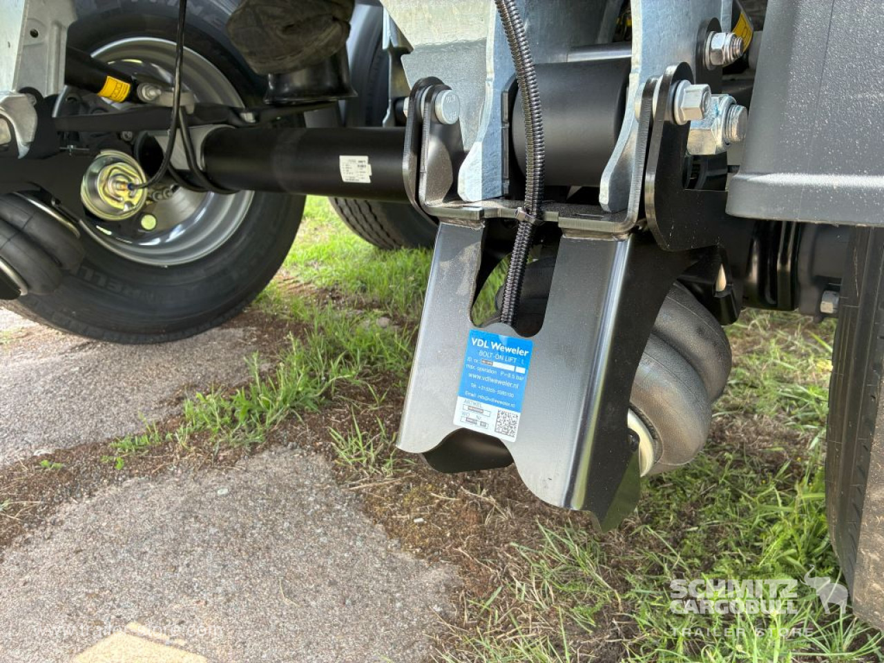 نصف مقطورة قلابة للبيع  SCHMITZ Auflieger Kipper Stahlrundmulde 29m³: صورة 13