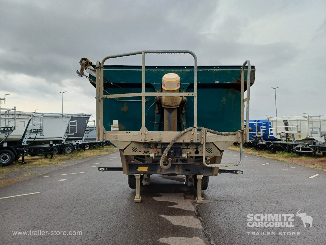 نصف مقطورة قلابة SCHWARZMUELLER Auflieger Kipper Stahlrundmulde 26m³: صورة 9