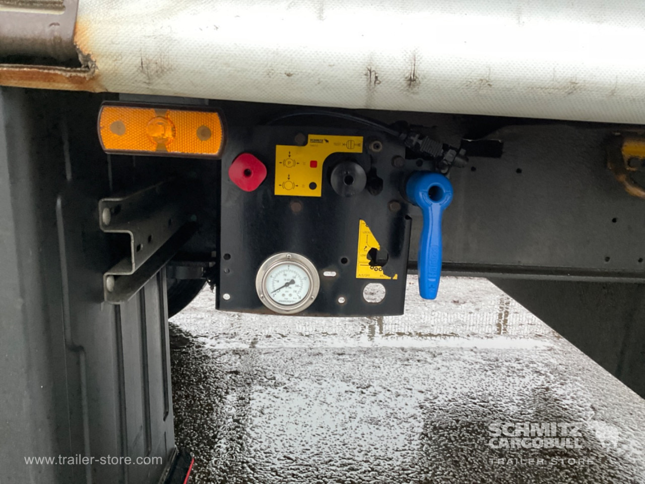 نصف مقطورة بستائر جانبية SCHMITZ Curtainsider Standard Forklift holder: صورة 15