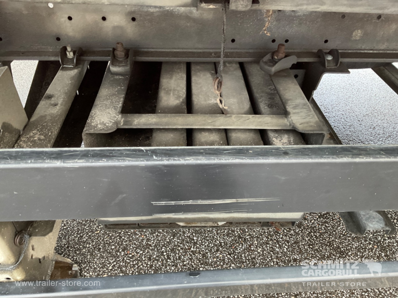 SCHMITZ Curtainsider Standard Forklift holder - نصف مقطورة بستائر جانبية: صورة 5 SCHMITZ Curtainsider Standard Forklift holder - نصف مقطورة بستائر جانبية: صورة 5