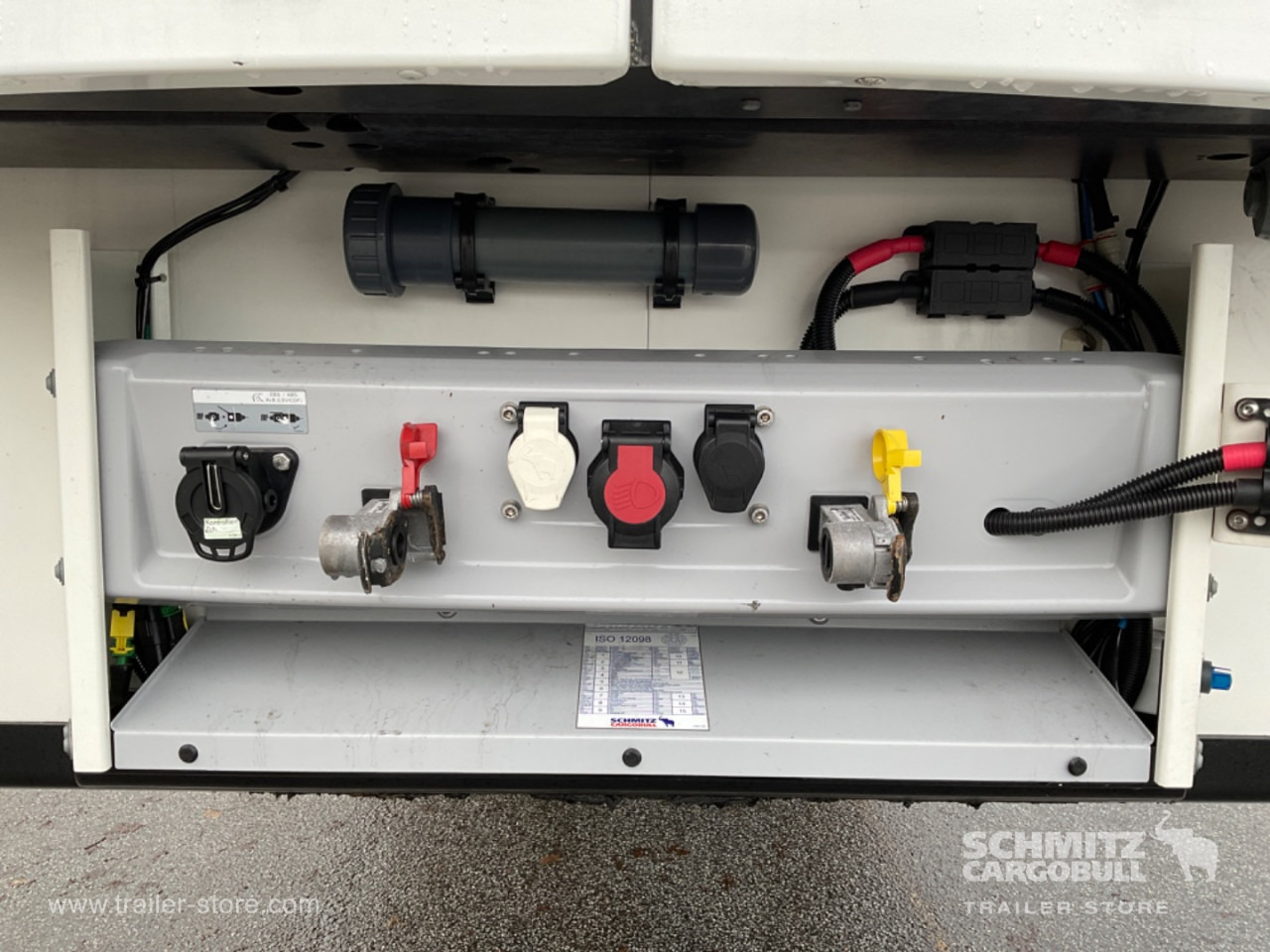 SCHMITZ Reefer Standard Taillift - نصف مقطورة ثابتة الحرارة: صورة 4 SCHMITZ Reefer Standard Taillift - نصف مقطورة ثابتة الحرارة: صورة 4