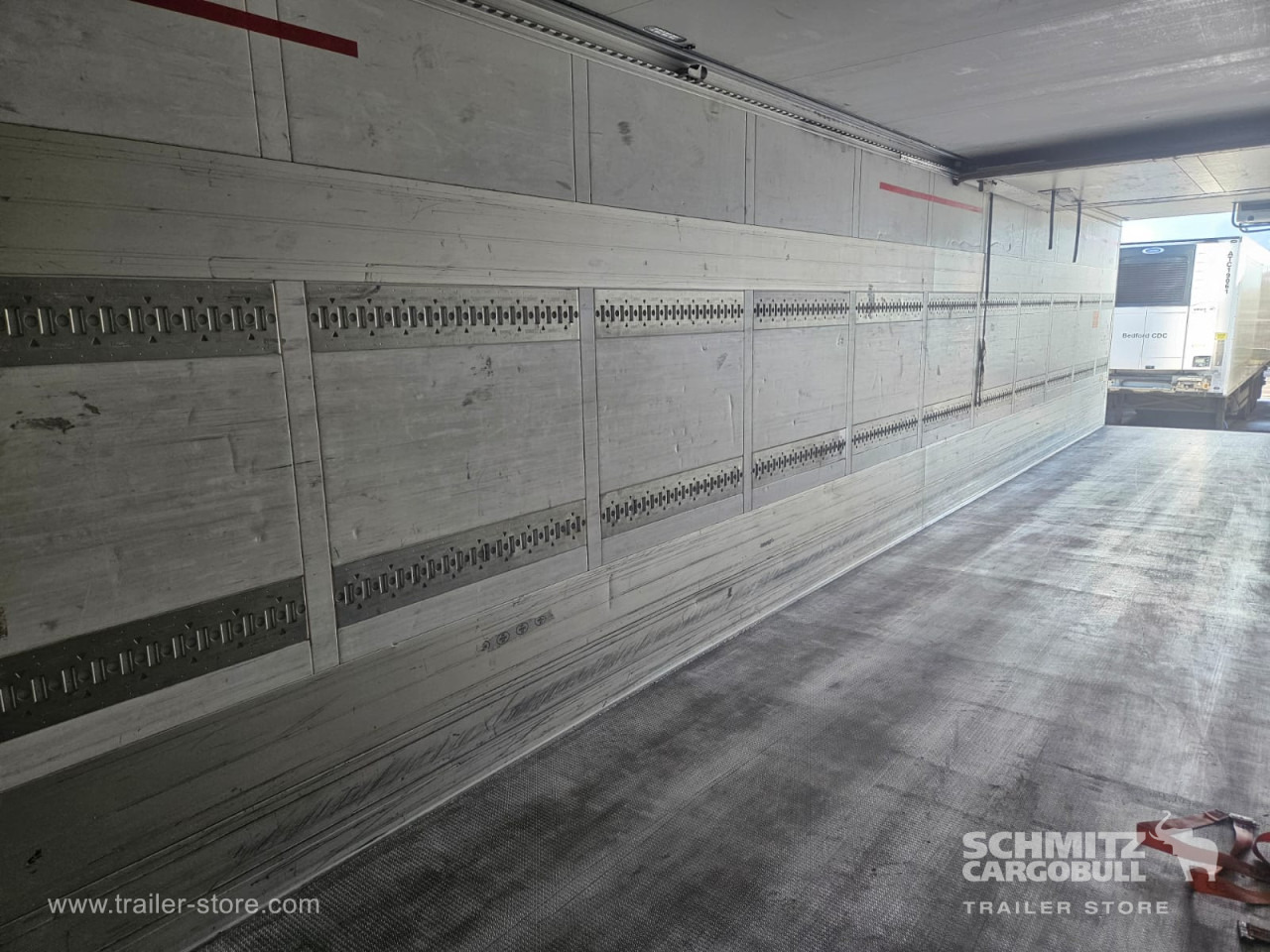 SCHMITZ Reefer Multitemp - نصف مقطورة ثابتة الحرارة: صورة 4 SCHMITZ Reefer Multitemp - نصف مقطورة ثابتة الحرارة: صورة 4