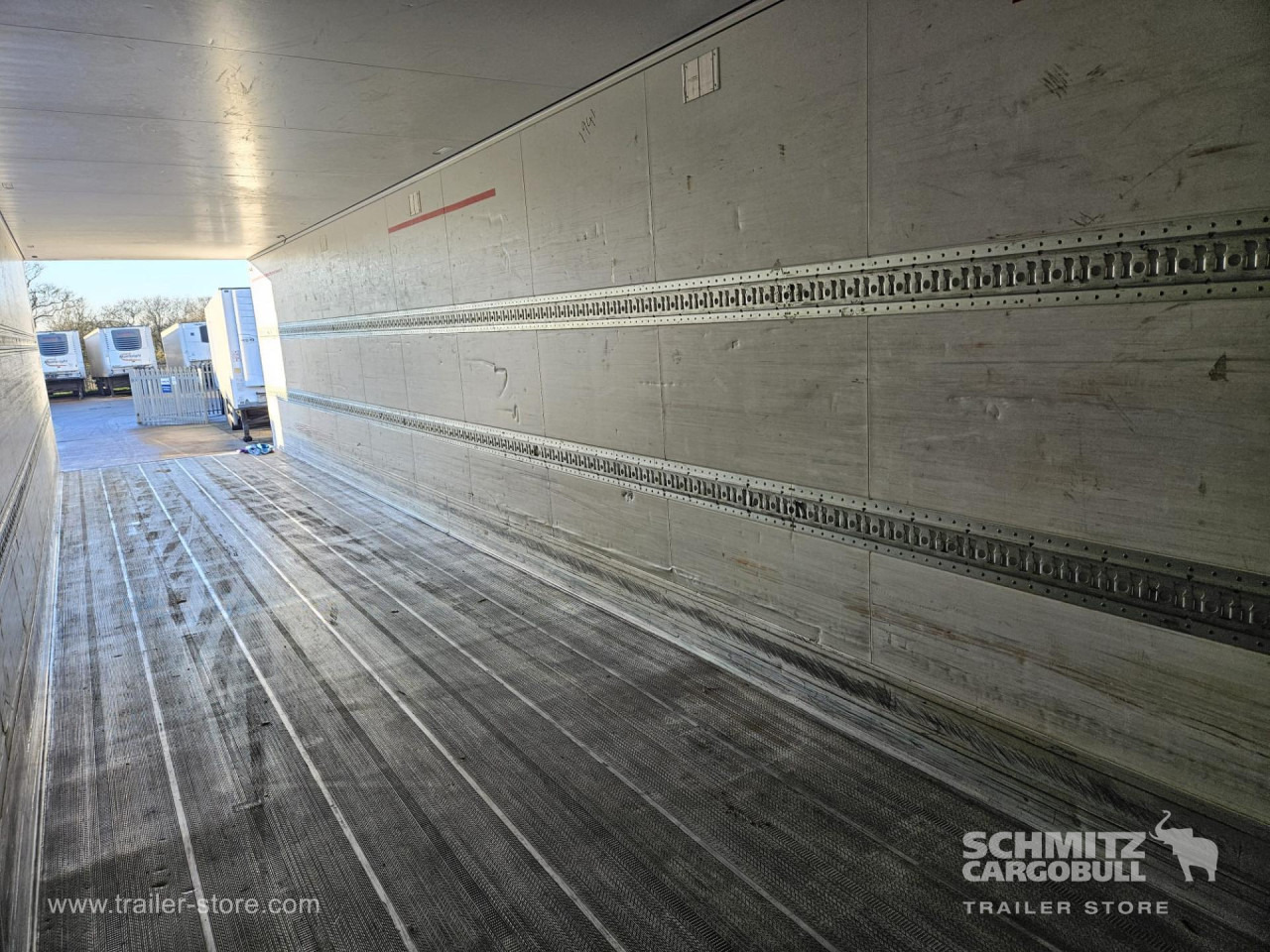 SCHMITZ Reefer Standard - نصف مقطورة ثابتة الحرارة: صورة 3 SCHMITZ Reefer Standard - نصف مقطورة ثابتة الحرارة: صورة 3