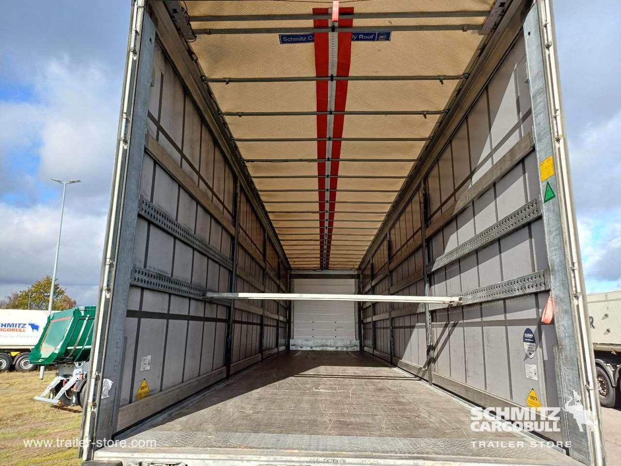 نصف مقطورة بستائر جانبية SCHMITZ Curtainsider Standard: صورة 9 نصف مقطورة بستائر جانبية SCHMITZ Curtainsider Standard: صورة 9