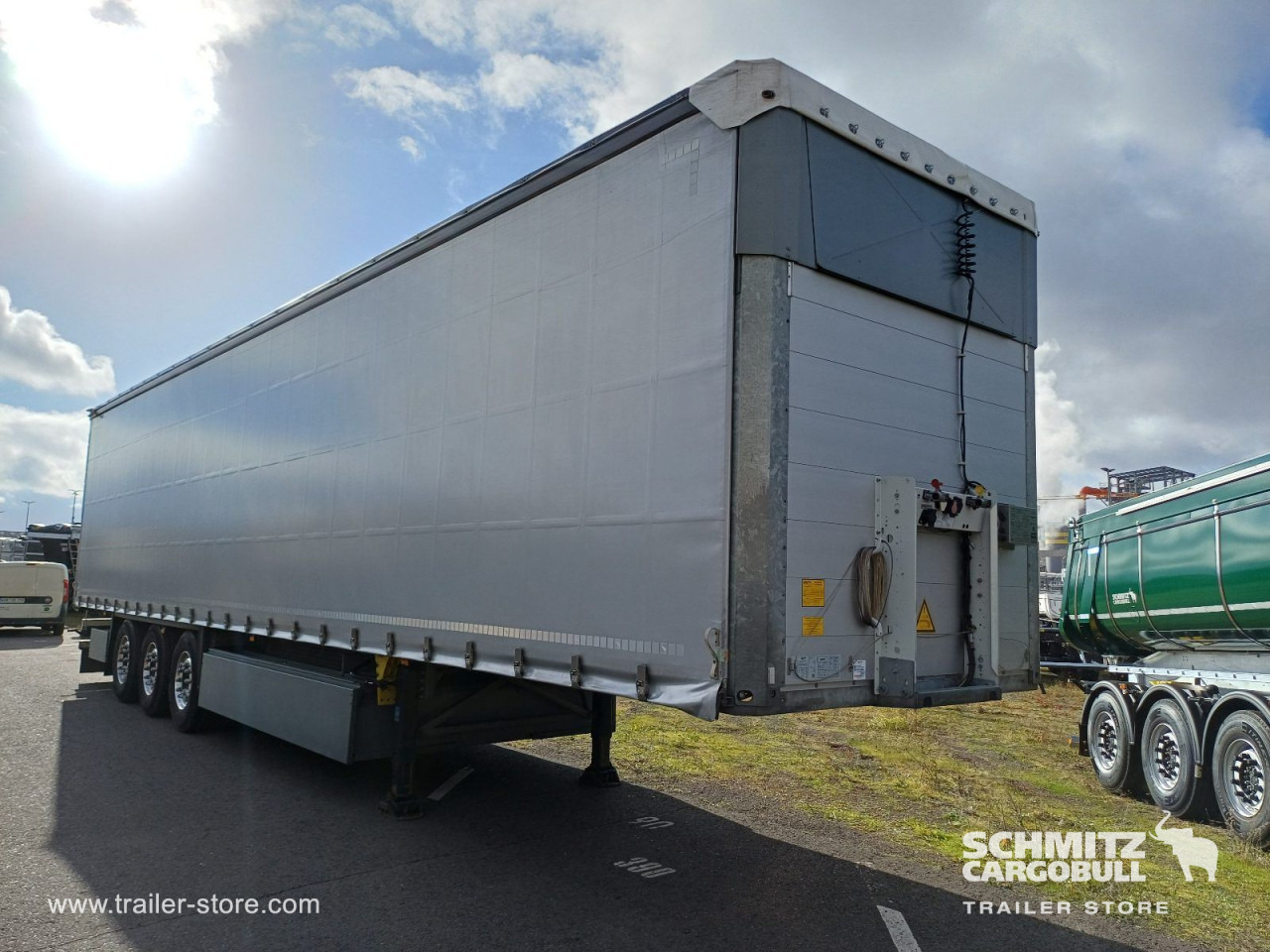 SCHMITZ Curtainsider Standard - نصف مقطورة بستائر جانبية: صورة 1 SCHMITZ Curtainsider Standard - نصف مقطورة بستائر جانبية: صورة 1