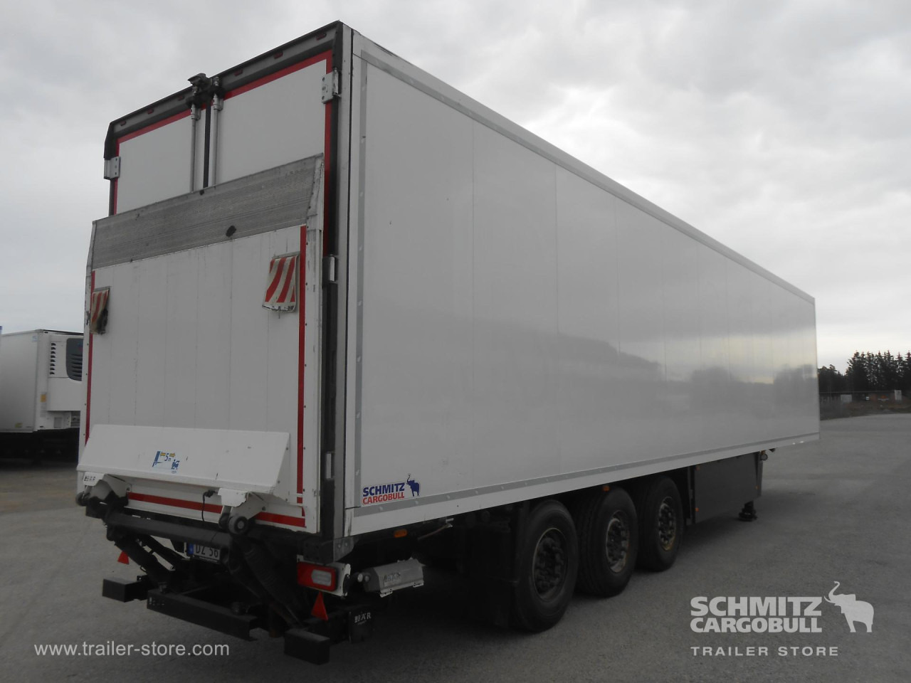 SCHMITZ Reefer Multitemp Taillift - نصف مقطورة ثابتة الحرارة: صورة 1 SCHMITZ Reefer Multitemp Taillift - نصف مقطورة ثابتة الحرارة: صورة 1