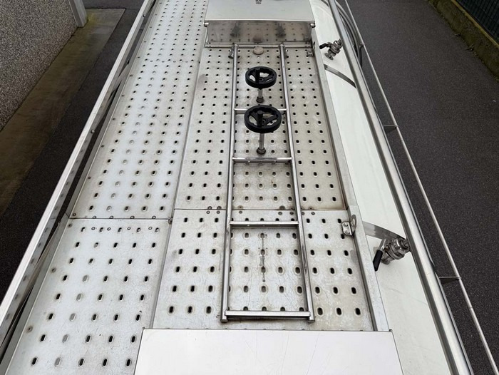 نصف مقطورة صهريج لنقل الطعام BATA CISTERNA ALIMENTARE SANTI-MENCI ANNO 05-2010: صورة 15