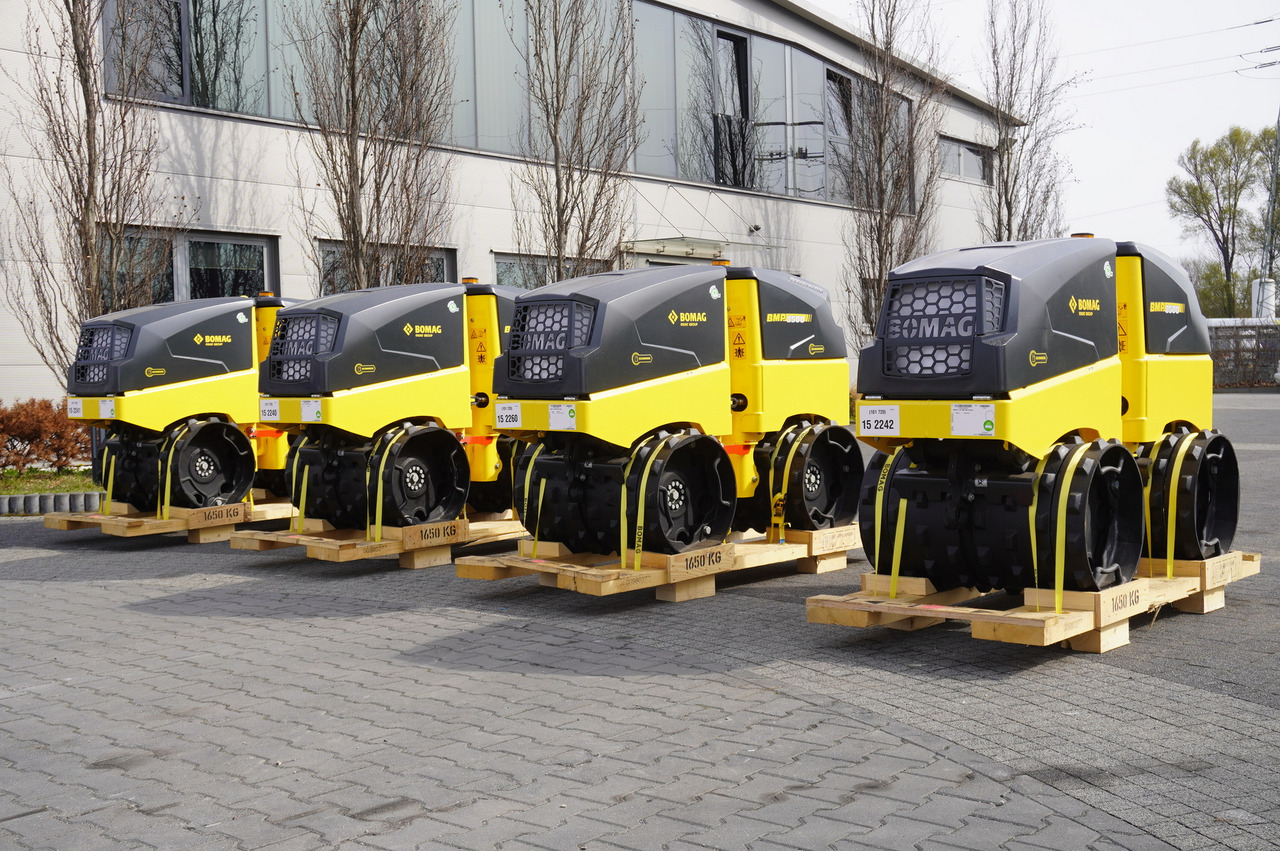 BOMAG BMP 8500 brand-new trench roller / Remote Control / 4 units - بكرة أسطوانية صغيرة: صورة 1 BOMAG BMP 8500 brand-new trench roller / Remote Control / 4 units - بكرة أسطوانية صغيرة: صورة 1