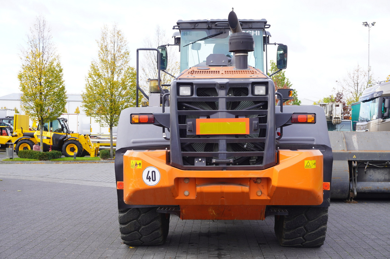 HITACHI ZW220 articulated loader / 2 buckets - اللودر بعجل: صورة 5 HITACHI ZW220 articulated loader / 2 buckets - اللودر بعجل: صورة 5