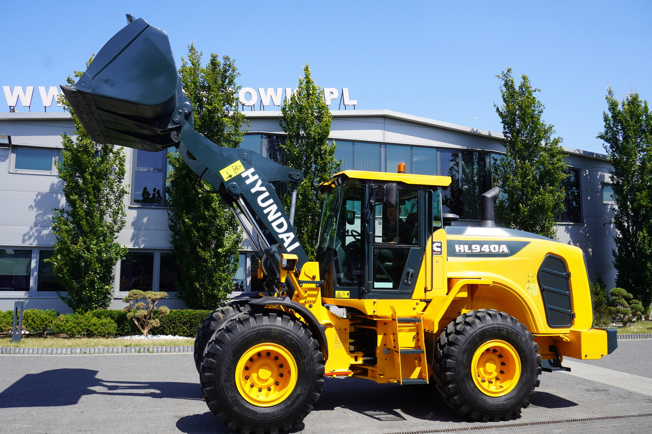 HYUNDAI HL940A articulated loader / year 2021 / weight 13.5t year of production 2021 - اللودر بعجل: صورة 2 HYUNDAI HL940A articulated loader / year 2021 / weight 13.5t year of production 2021 - اللودر بعجل: صورة 2