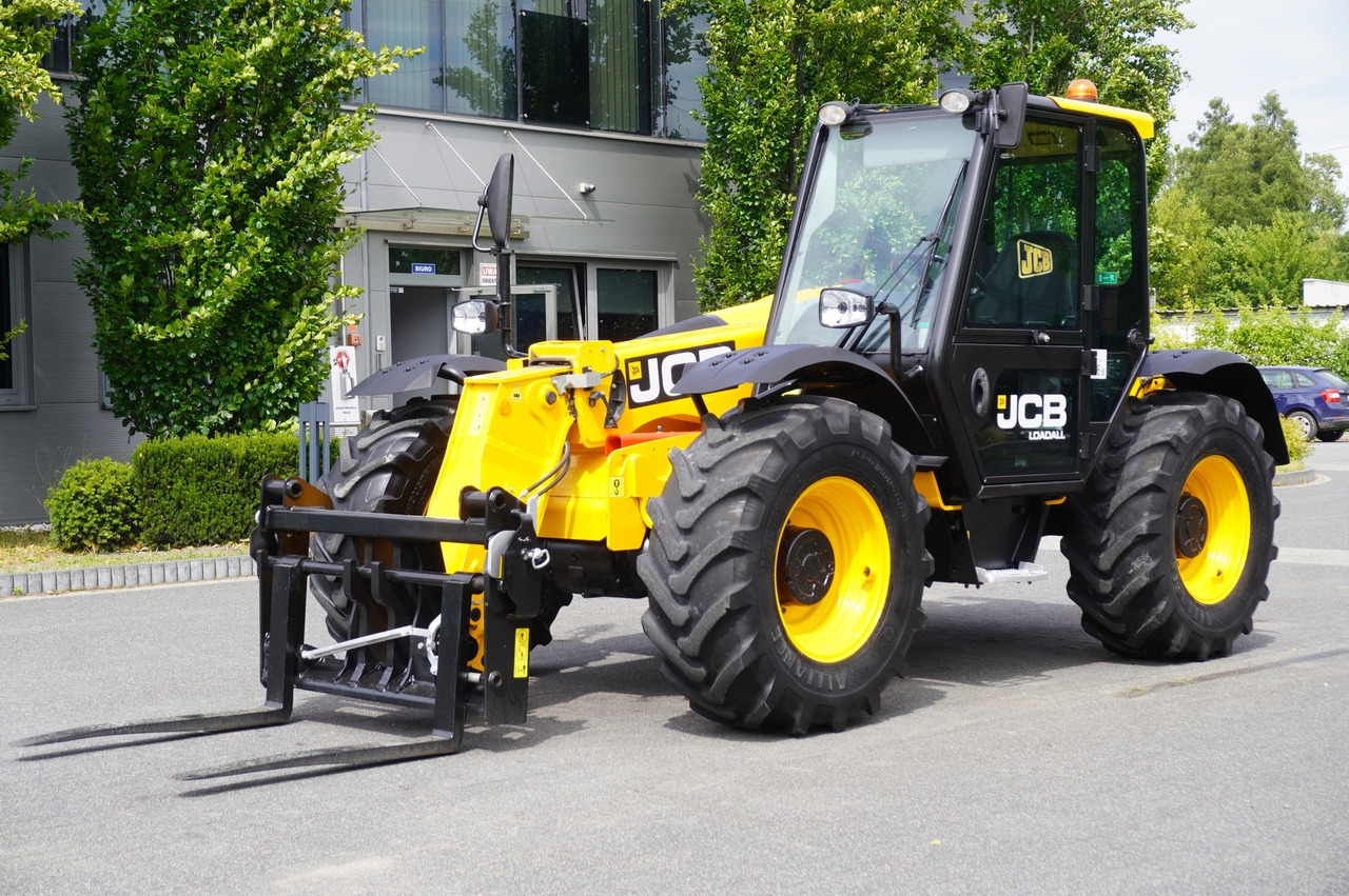 تأجير JCB 526-56 AGRI Plus / 5.6 m telescopic loader / joystick JCB 526-56 AGRI Plus / 5.6 m telescopic loader / joystick: صورة 9