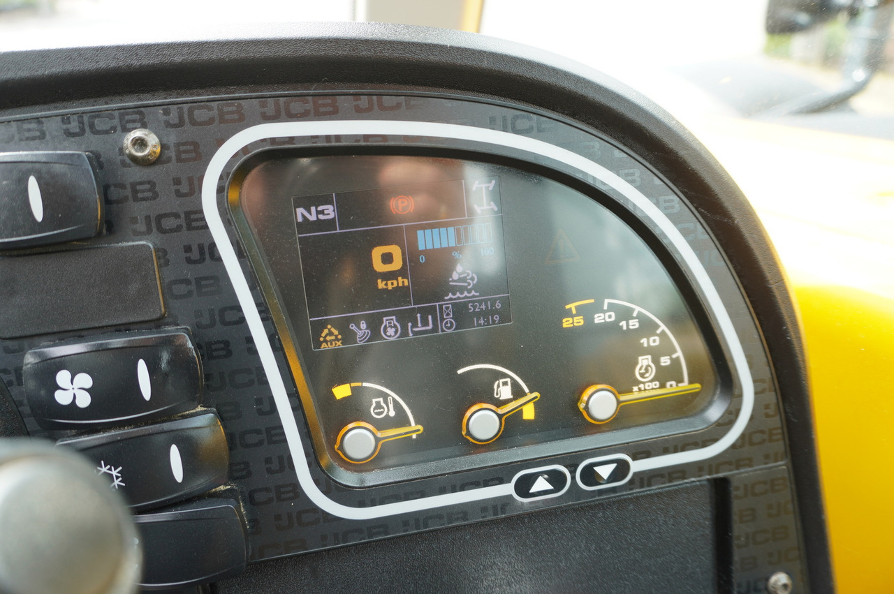 تأجير JCB 526-56 AGRI Plus / 5.6 m telescopic loader / joystick JCB 526-56 AGRI Plus / 5.6 m telescopic loader / joystick: صورة 34