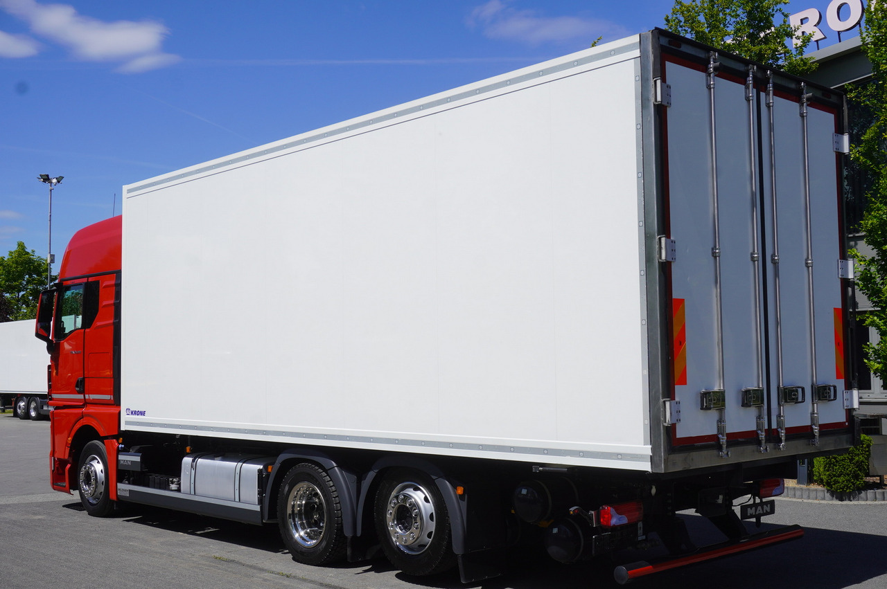 MAN GX 26.510 / 2022 / NEW Krone bitemperature refrigerated truck / Carrier Supra 850 MT / 4 units - شاحنة ذات مبرد: صورة 2 MAN GX 26.510 / 2022 / NEW Krone bitemperature refrigerated truck / Carrier Supra 850 MT / 4 units - شاحنة ذات مبرد: صورة 2