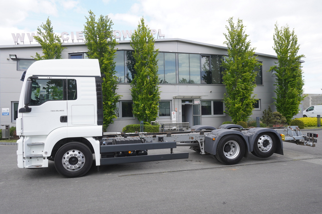 MAN TGS 26.420 / 7.5 m chassis / 14.5 t load cap. / Sleeping cab - شاحنة بهيكل معدني للمقصورة: صورة 2 MAN TGS 26.420 / 7.5 m chassis / 14.5 t load cap. / Sleeping cab - شاحنة بهيكل معدني للمقصورة: صورة 2