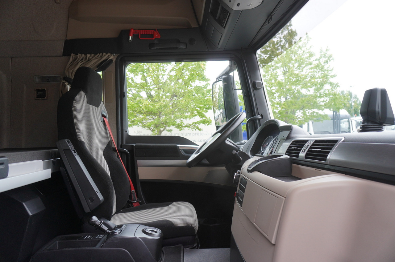 صهريج السماد السائل MAN TGS 35.420 8×2 / NEW septic barrel 13000 L / 3 steered axles: صورة 28 صهريج السماد السائل MAN TGS 35.420 8×2 / NEW septic barrel 13000 L / 3 steered axles: صورة 28