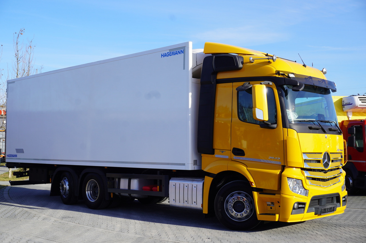 MERCEDES-BENZ Actros 2543 E6 6×2 / Refrigerated truck / ATP/FRC / 20 pallets / 260000 km!!! - شاحنة ذات مبرد: صورة 5 MERCEDES-BENZ Actros 2543 E6 6×2 / Refrigerated truck / ATP/FRC / 20 pallets / 260000 km!!! - شاحنة ذات مبرد: صورة 5