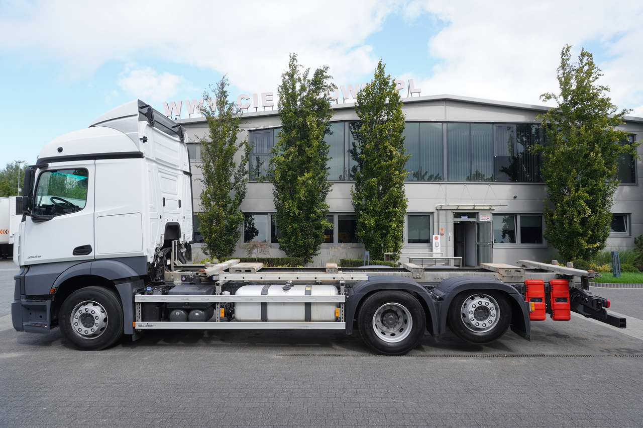 MERCEDES-BENZ Actros 2545 6×2 MP5 / Full ADR / 2 units - ناقلة حاويات/ شاحنة حاويات: صورة 3 MERCEDES-BENZ Actros 2545 6×2 MP5 / Full ADR / 2 units - ناقلة حاويات/ شاحنة حاويات: صورة 3