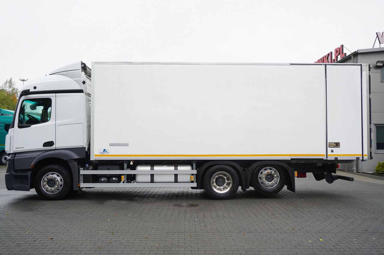 MERCEDES-BENZ Actros 2545 MP5 / Lecapitaine 18 EPAL refrigerator / Bitemperature / Carrier Supra 850 MT / ADR AT - شاحنة ذات مبرد: صورة 2 MERCEDES-BENZ Actros 2545 MP5 / Lecapitaine 18 EPAL refrigerator / Bitemperature / Carrier Supra 850 MT / ADR AT - شاحنة ذات مبرد: صورة 2