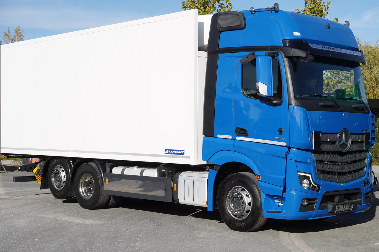 MERCEDES-BENZ Actros 2548 E6 / GIGA / Cab Lounge chair / Lamberet Refrigerator / Carrier Supra 950 - شاحنة ذات مبرد: صورة 2 MERCEDES-BENZ Actros 2548 E6 / GIGA / Cab Lounge chair / Lamberet Refrigerator / Carrier Supra 950 - شاحنة ذات مبرد: صورة 2