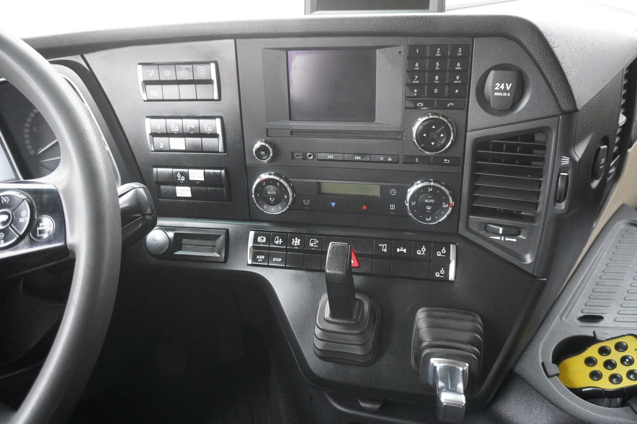 شاحنات مسطحة MERCEDES-BENZ Actros 3563 8x4 / Tipper for grain 20 t load capacity: صورة 28 شاحنات مسطحة MERCEDES-BENZ Actros 3563 8x4 / Tipper for grain 20 t load capacity: صورة 28