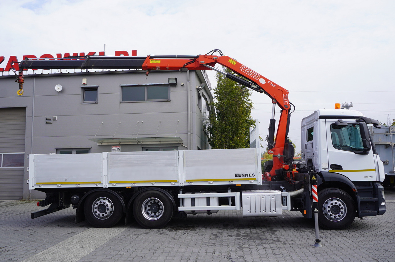 MERCEDES-BENZ Antos 2540 / Flatbed 15 EPAL / Fassi F165 / 6.1 t / 8 m reach / remote control / rotator / 1600 MTH / steered axle - شاحنات مسطحة, شاحنة كرين: صورة 2 MERCEDES-BENZ Antos 2540 / Flatbed 15 EPAL / Fassi F165 / 6.1 t / 8 m reach / remote control / rotator / 1600 MTH / steered axle - شاحنات مسطحة, شاحنة كرين: صورة 2