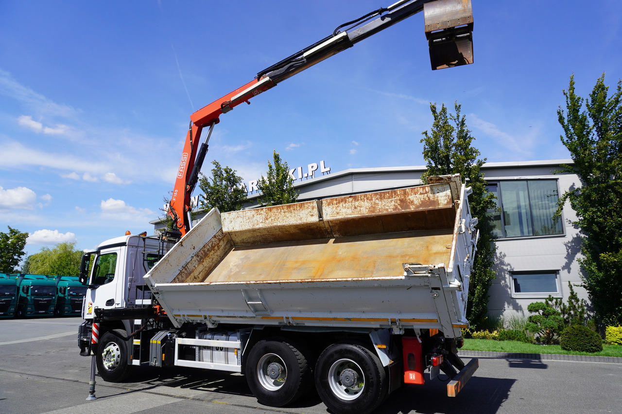 MERCEDES-BENZ Arocs 2636 / 6x4 / HDS Fassi / 3-Way Tipper / Bortmatic - شاحنة كرين: صورة 3 MERCEDES-BENZ Arocs 2636 / 6x4 / HDS Fassi / 3-Way Tipper / Bortmatic - شاحنة كرين: صورة 3