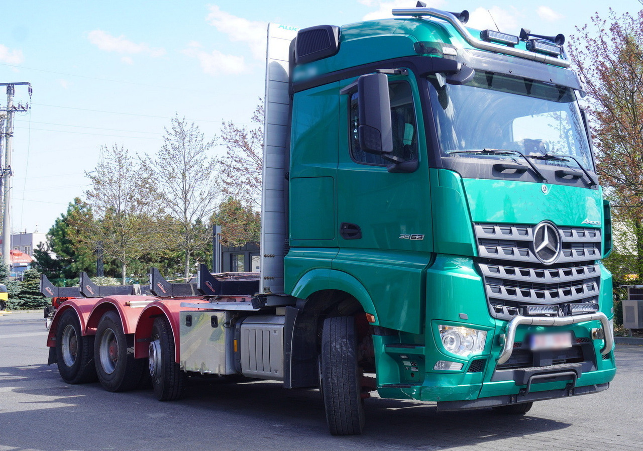 Mercedes-Benz Arocs 3563 8 × 4 / 630 HP / steered axle / Logging superstructure - شاحنة كرين: صورة 1 Mercedes-Benz Arocs 3563 8 × 4 / 630 HP / steered axle / Logging superstructure - شاحنة كرين: صورة 1