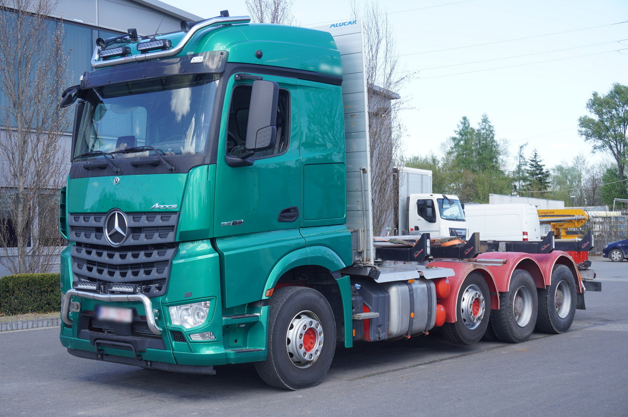 Mercedes-Benz Arocs 3563 8 × 4 / 630 HP / steered axle / Logging superstructure - شاحنة بهيكل معدني للمقصورة: صورة 3 Mercedes-Benz Arocs 3563 8 × 4 / 630 HP / steered axle / Logging superstructure - شاحنة بهيكل معدني للمقصورة: صورة 3