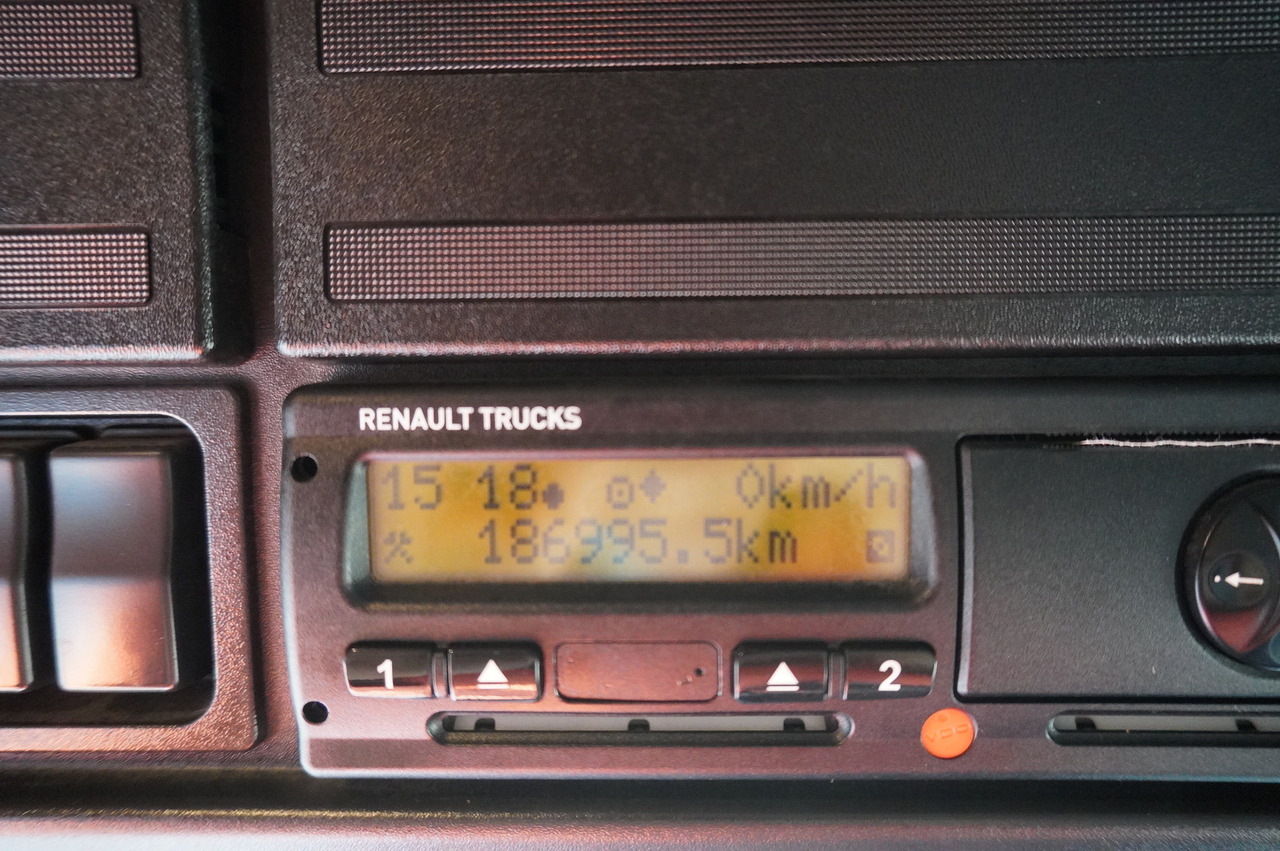 RENAULT D12 / 180,000 km / frame 9.15 m - شاحنة بهيكل معدني للمقصورة: صورة 3 RENAULT D12 / 180,000 km / frame 9.15 m - شاحنة بهيكل معدني للمقصورة: صورة 3