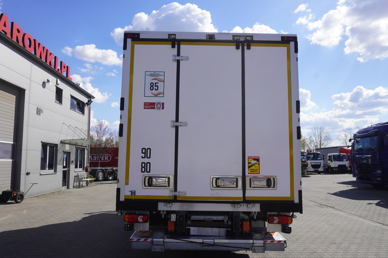 RENAULT D12 / Lamberet refrigerated truck / Dhollandia tail lift 1500 kg / 130 thousand km !! - شاحنة ذات مبرد: صورة 4 RENAULT D12 / Lamberet refrigerated truck / Dhollandia tail lift 1500 kg / 130 thousand km !! - شاحنة ذات مبرد: صورة 4
