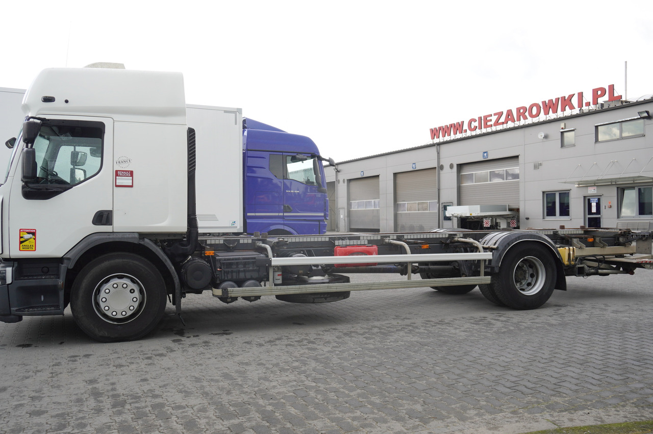RENAULT D19 Wide Glob / BDF / load capacity 11t / 280 thousand km / tail lift - شاحنة بهيكل معدني للمقصورة: صورة 4 RENAULT D19 Wide Glob / BDF / load capacity 11t / 280 thousand km / tail lift - شاحنة بهيكل معدني للمقصورة: صورة 4